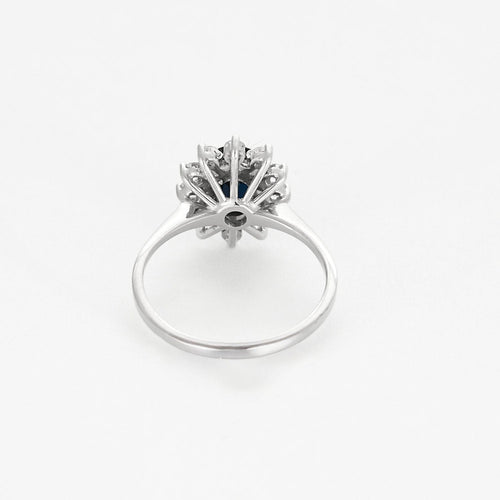 Bague 52,5 Bague marguerite en or blanc, saphir et diamants 58 Facettes GU201-1