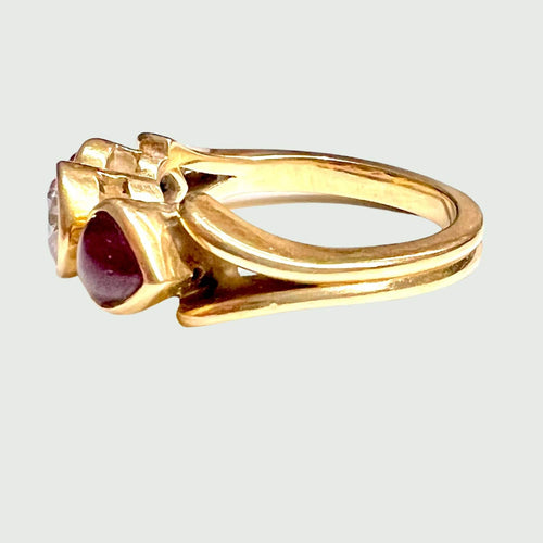 Bague 49 Bague moderne en or jaune avec diamants et rubis 58 Facettes Q914A(887)