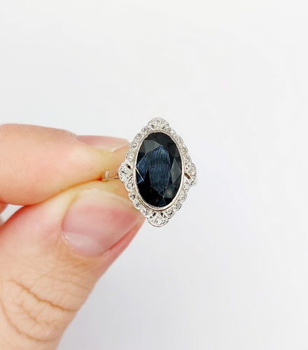 Bague pompadour art déco en platine, saphir 4,30 carats et diamants tailles anciennes