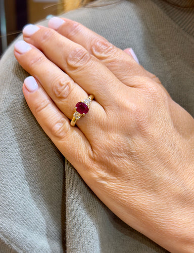 Bague en or jaune rubis et diamants