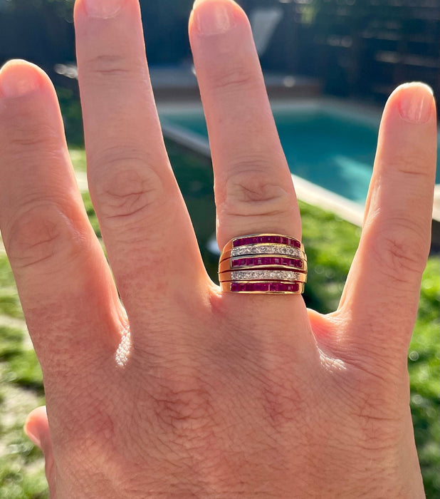 Bague ligne de petits rubis et diamants