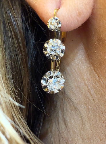 Boucles d'oreilles Boucles d’oreilles dormeuses 3 diamants or 18 carats 58 Facettes