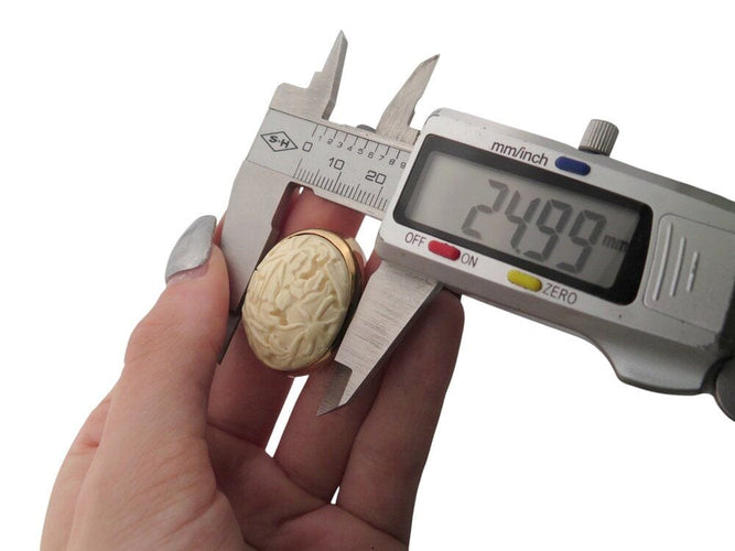 Bague 55 bague POMELLATO victoria engraved t55 en or jaune 18k agate & diamant 58 Facettes 268834