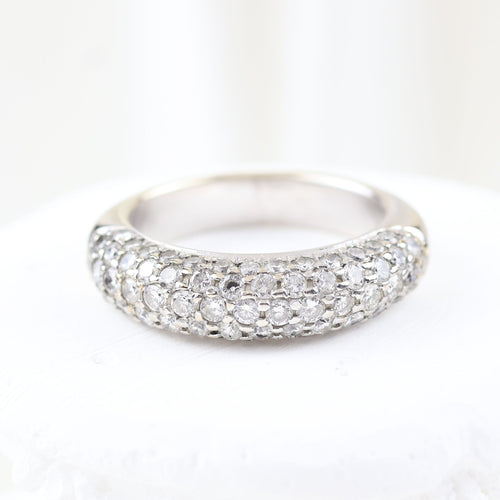 Bague 52 Bague en or blanc 18 carats pavée de diamants 58 Facettes VV1-C