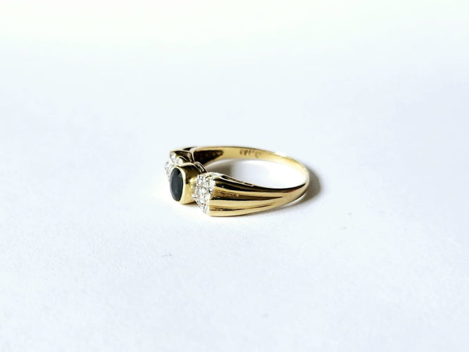 Bague or jaune, saphir et diamants