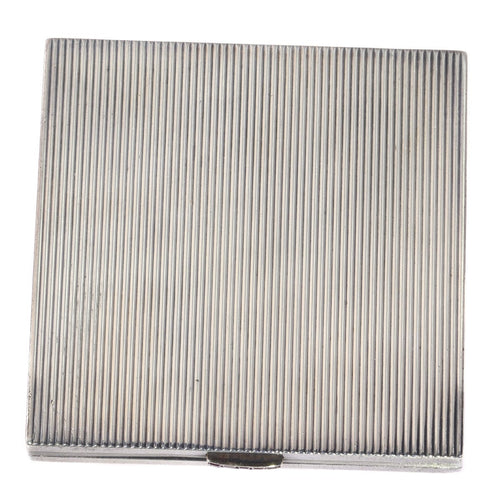 Boîte à poudre de nez en argent français avec miroir intérieur et décor en or et rubis d'oiseaux de paradis 58 Facettes 21020-0179