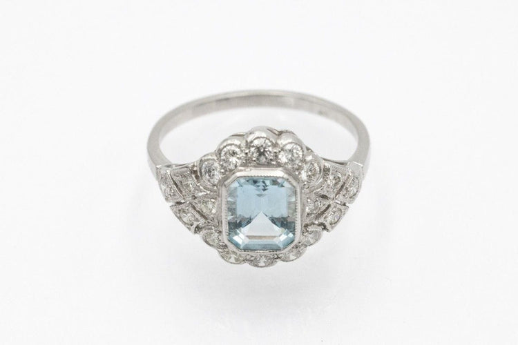 Bague Bague géométrique en platine avec aigue-marine et diamants 58 Facettes 11701