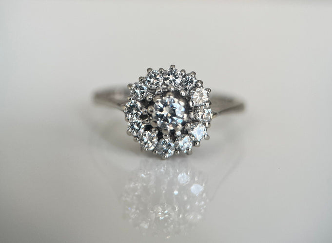 Bague 49.5 Bague de fiançailles vintage en or blanc avec rosette et diamants 58 Facettes