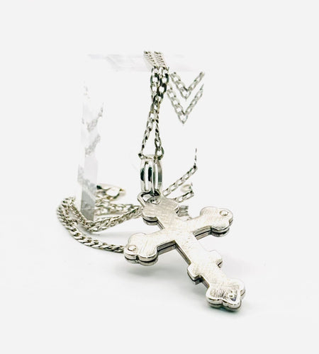 Pendentif Pendentif croix en or avec émeraudes et diamants 58 Facettes 50240