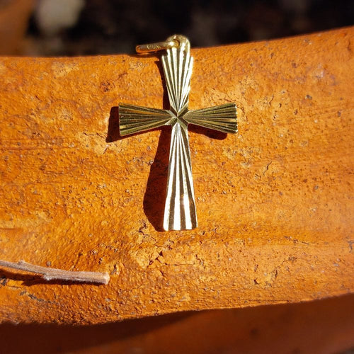 Pendentif croix rayonnant or jaune 58 Facettes 196