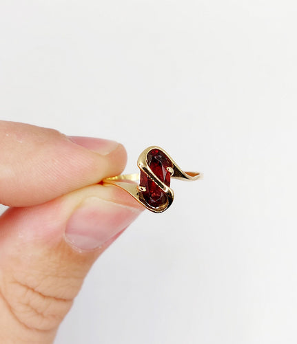 Bague 55.5 Bague vintage or 18k grenat ovale et monture moderniste 58 Facettes A05377