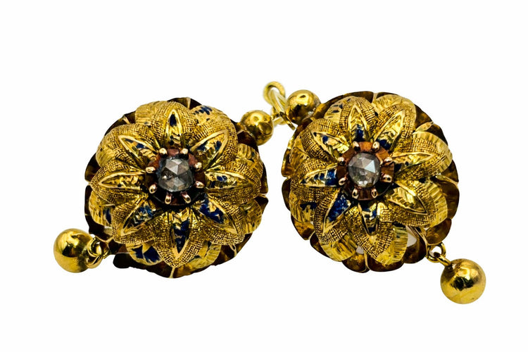 Boucles d'oreilles Boucles d'oreilles en or de style Art déco avec diamants 58 Facettes 50186