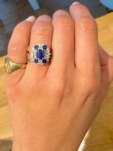 Bague 54 Bague entourage Marguerite saphir et diamants en or jaune et or blanc 18 carats 58 Facettes