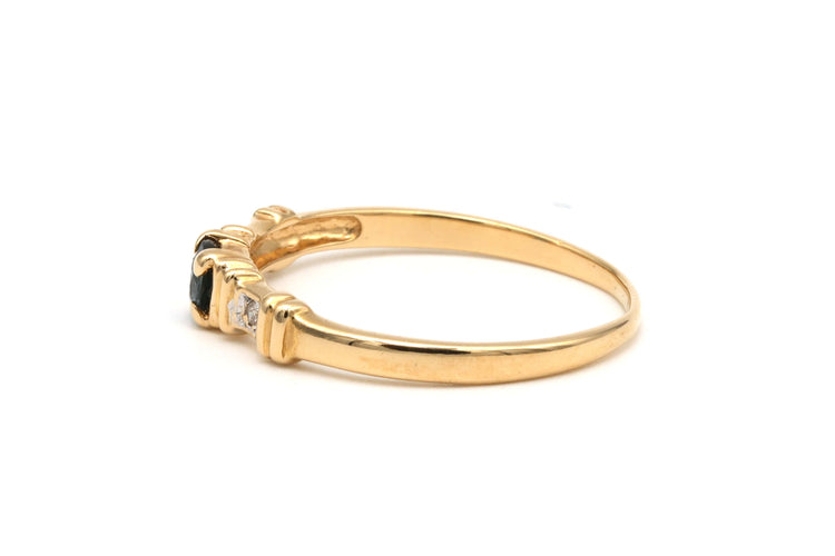 Bague 53 Bague contemporaine en or jaune, saphir et diamants 58 Facettes 22071