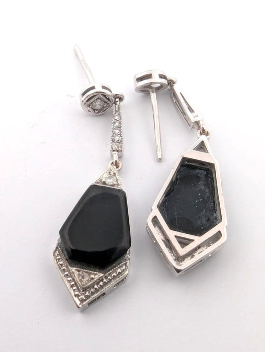 Boucles d'oreilles en or blanc avec diamants et onyx