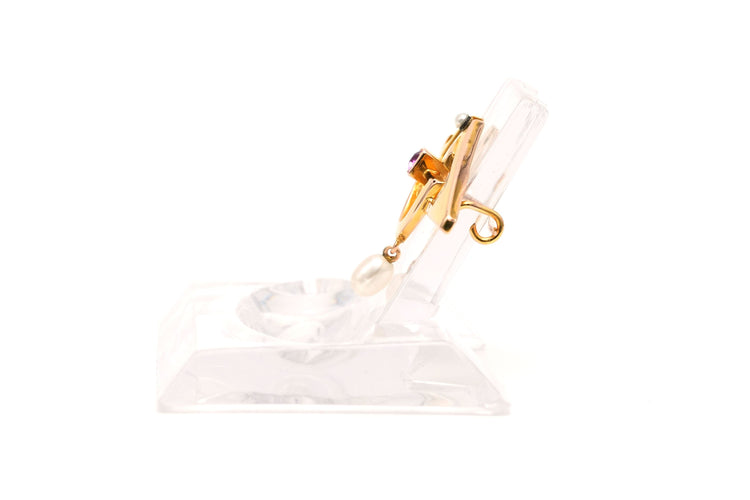 Broche Broche Art Déco en or jaune 18 carats sertie d'un saphir rose et de perles 58 Facettes 20327