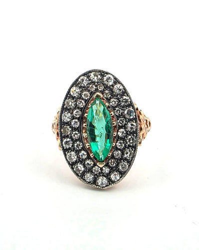 Bague en or jaune bas et argent avec émeraude et diamants