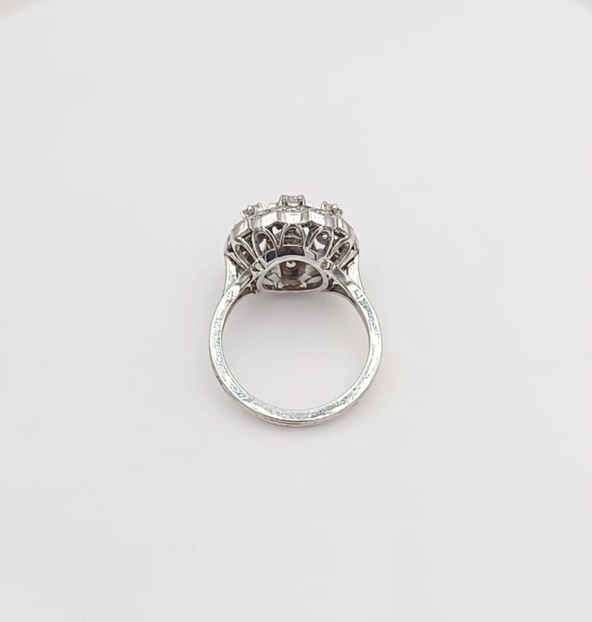 Bague vintage en platine ornée de diamants