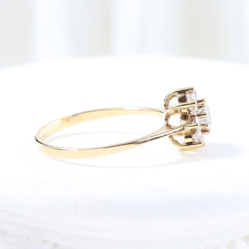 Bague Bague en or jaune 18 carats sertie d'une rosette de diamants 58 Facettes J000002425