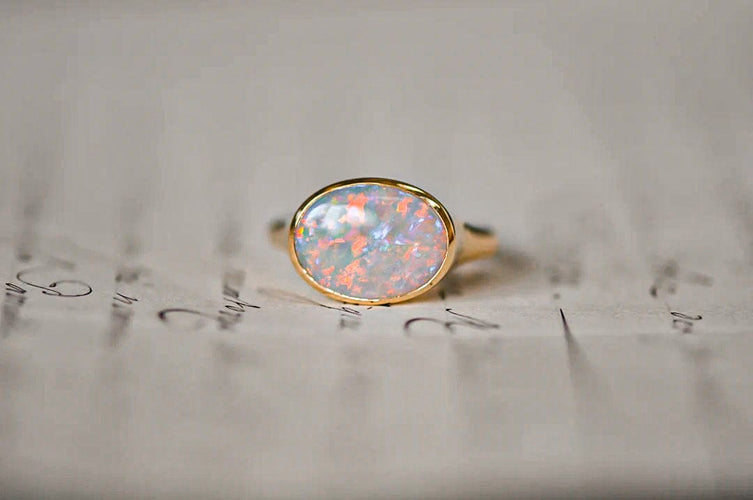 Bague 53 Bague vintage en or jaune et opale australienne 58 Facettes