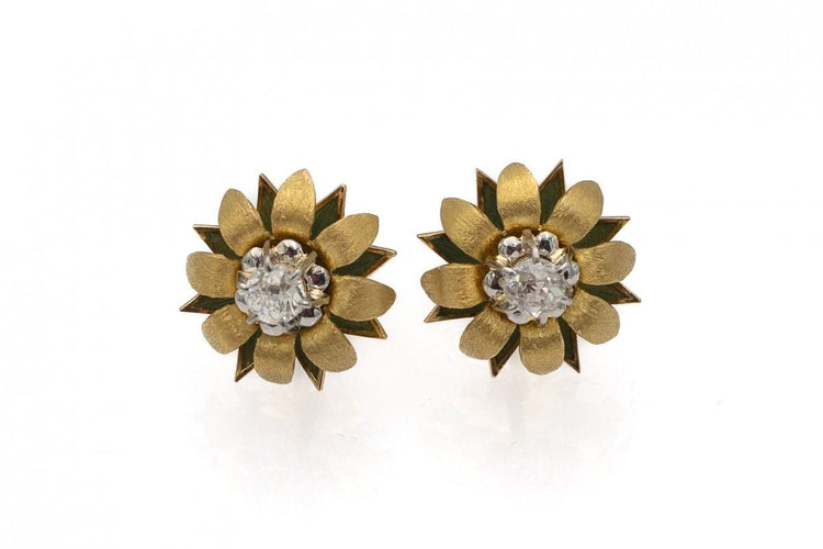Boucles d'oreilles Boucles d'oreilles en or avec diamants, vers 1940. 58 Facettes 9231
