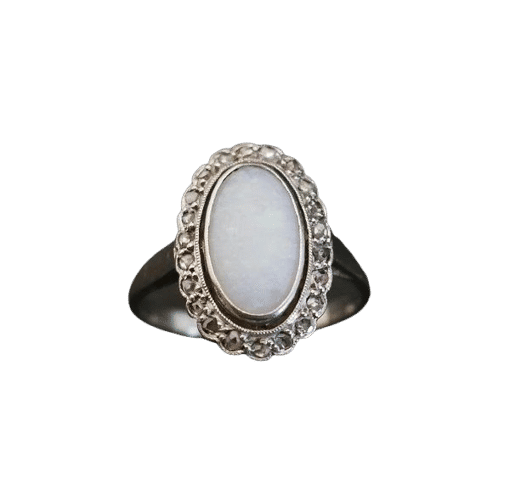 Bague 51 Bague Sertie d'Une Opale, Entourage Diamants. 58 Facettes 1032916