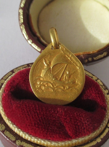 Rasumny - Médaille pendentif Art Nouveau biface Saint Georges en or jaune 18k