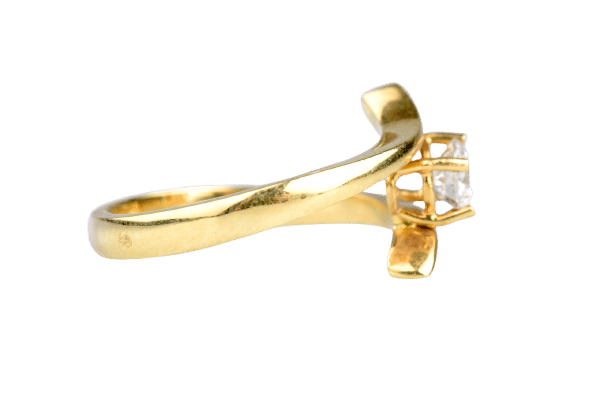 Bague 56 Bague solitaire en or jaune, diamant rond brillant 0,50 ct 58 Facettes 312169-107