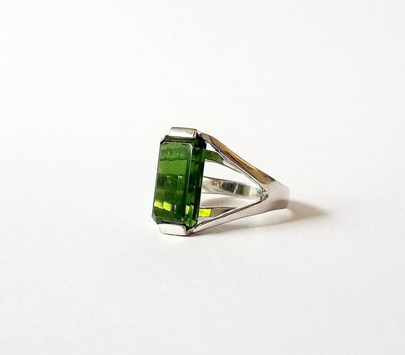 Bague 56 Bague or blanc 18k et Tourmaline verte 58 Facettes