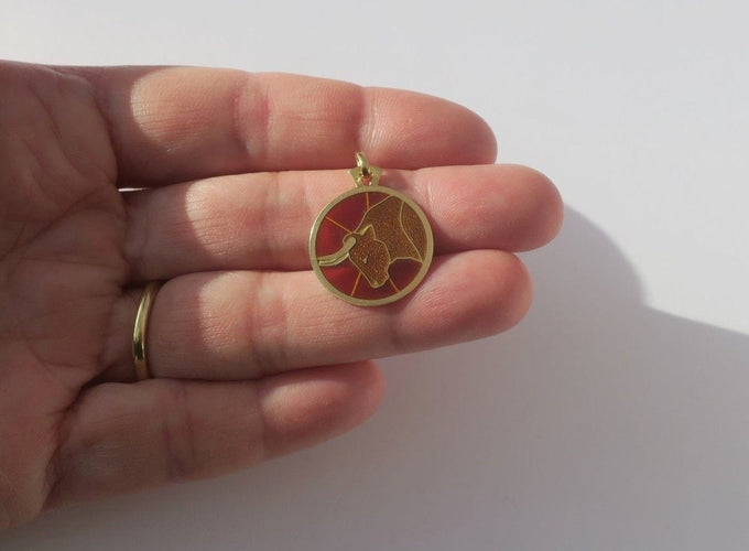 Pendentif Cartier - Pendentif zodiaque Taureau en or jaune 18k et émail plique-à-jour 58 Facettes