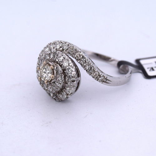 Bague 59 Bague ancienne en or 18 carats sertie de diamants 58 Facettes