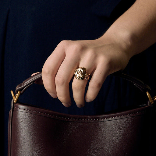 Bague 48,5 Chanel Bague Camélia en or jaune 58 Facettes NAR0893X2