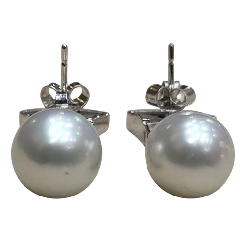 Boucles d'oreilles Boucles d'oreilles en or blanc, perles et diamants 58 Facettes T325