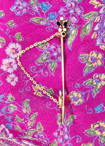 Broche Élégante broche épinglé or jaune saphirs et diamants 58 Facettes