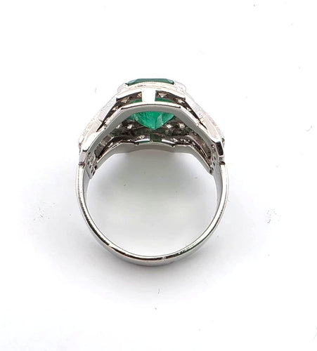 Bague 55 Bague en or blanc avec émeraude et diamants 58 Facettes