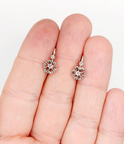 Dormeuses or blanc, diamants taille rose (circa 1900) 58 Facettes A05977