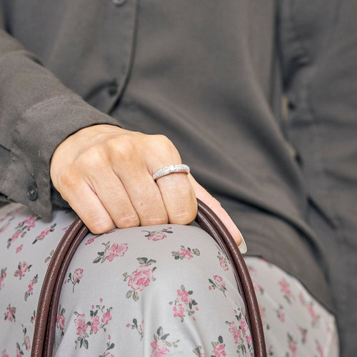 Bague 58.5 Alliance en or blanc et diamant 58 Facettes LP1146