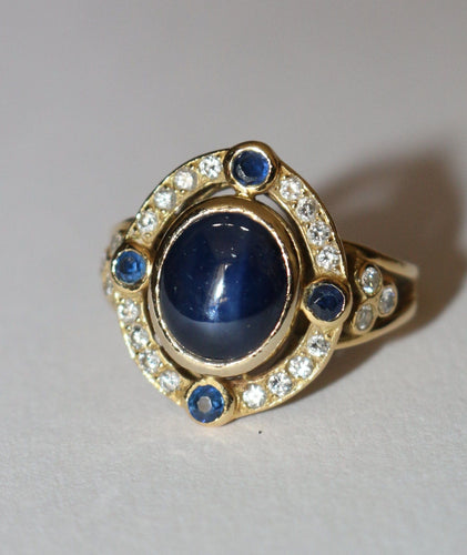 Bague 51.5 Bague or jaune, cabochon de saphir et diamants 58 Facettes 589