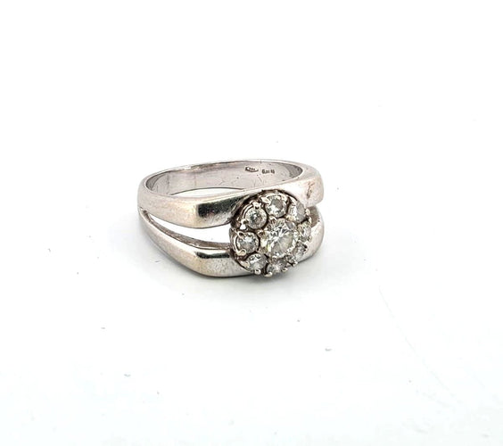 Bague en or blanc avec diamants