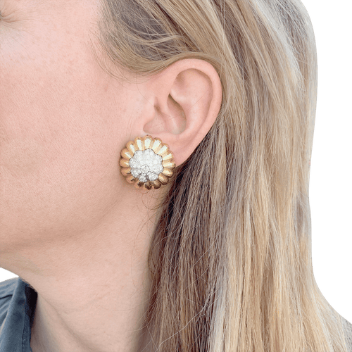 Boucles d'oreilles Clips d'oreilles David Webb, "Boutons", platine, or jaune, diamants. 58 Facettes 34425