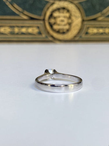 Bague 54.5 Bague solitaire en or blanc et diamant 58 Facettes