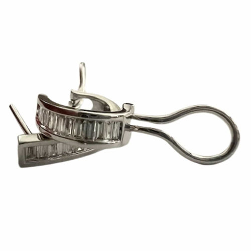 Boucles d'oreilles BOUCLES D'OREILLES AU DESIGN CONTEMPORAIN DU XXE SIÈCLE EN OR 18 KT AVEC DIAMANTS 58 Facettes Q265B(100)