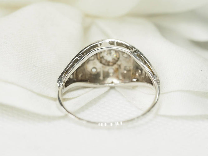 Bague 57.5 Bague dôme années 30 or blanc et diamants 58 Facettes 29409