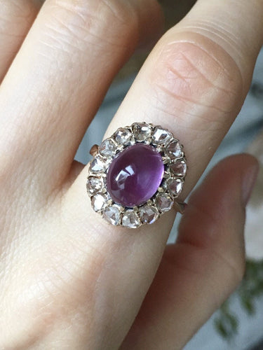 Bague 53 Bague ancienne sertie d’une améthyste cabochon et diamants en or jaune 18k 58 Facettes