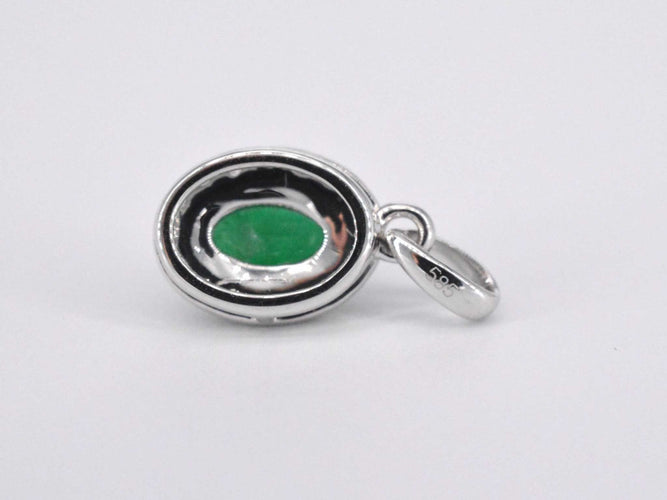 Pendentif Pendentif entourage en or blanc avec diamants et émeraude 58 Facettes 2018