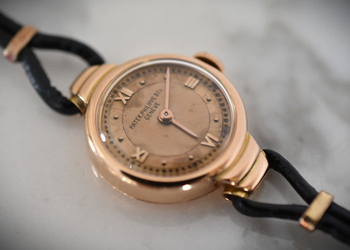 Montre PATEK PHILIPPE - Montre dame or rose 18 carats. Exceptionnelle montre de 1942 58 Facettes PP-100