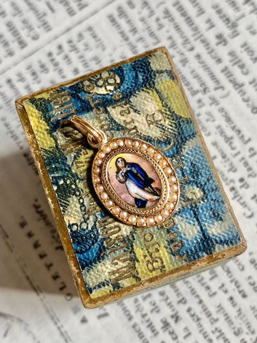 Pendentif Pendentif Vierge Marie ancien émaillé en or jaune 18K avec perles 58 Facettes