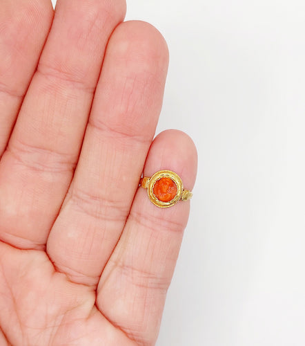 Bague 44 Bague or rose, camée corail monture finement ciselée (circa 1900) 58 Facettes A06370