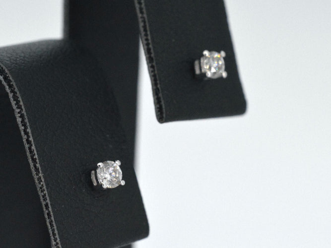 Boucles d'oreilles Boucles d'oreilles en or blanc serties de diamants 58 Facettes 2268