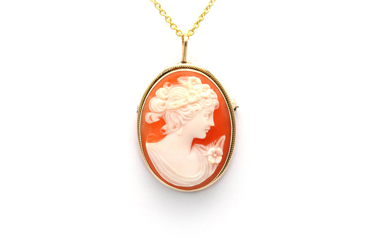 Pendentif Pendentif Années 50 en or jaune serti d'un camée 58 Facettes 23038